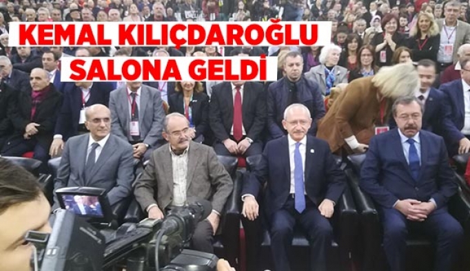 Kemal Kılıçdaroğlu salona geldi